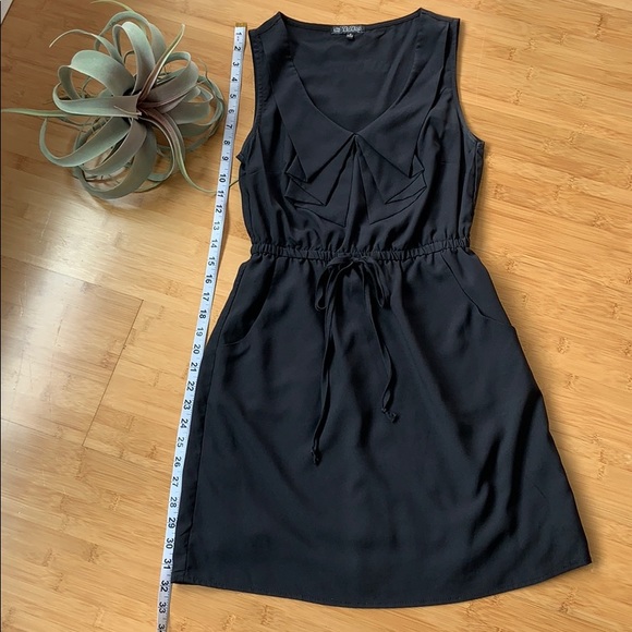 Versatile black dress with pockets! - Picture 2 of 7